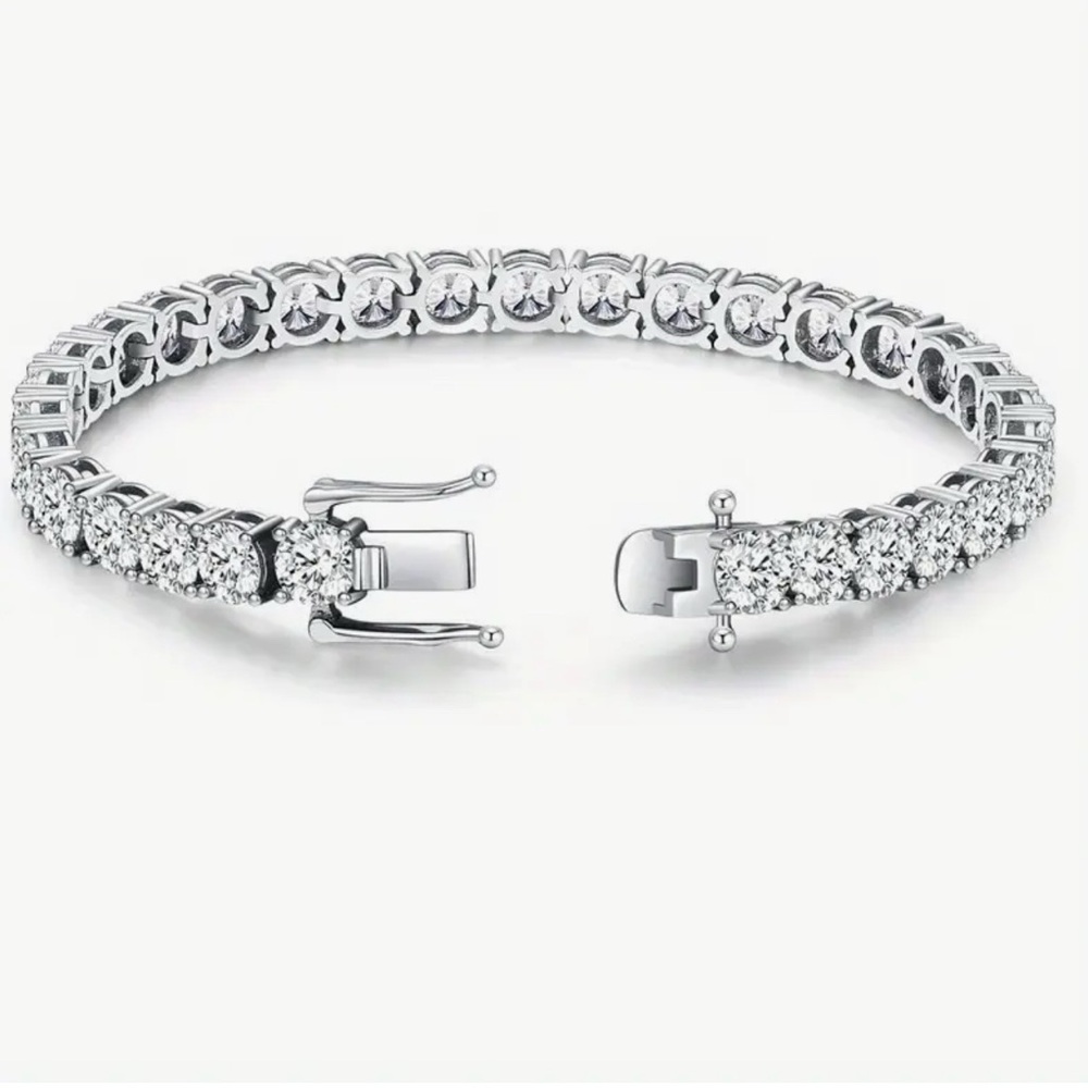 Luxury 5 carat Moissanite Tennis Bracelet